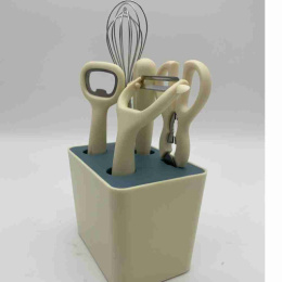 Набор кухонных принадлежностей в подставке Радужный Дом РД73476