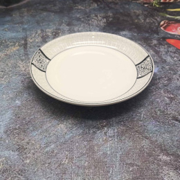 Тарелка фарфоровая мелкая 220мм с узором Мираж Радужный Дом РД84861