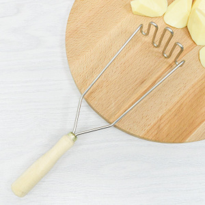 Картофелемялка металлическая деревянная ручка, Зигзаг Мирхозторг 1010