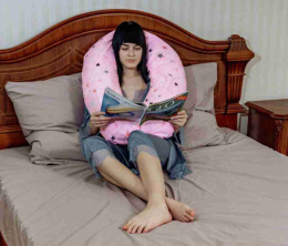 Подушка многофункциональная форма "Бумеранг" 195х30см (бязь) Звезды розовые 8127/1, в пакете ДомВелл 