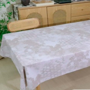 Клеенка столовая на тканевой основе 1,37х20м Радужный Дом РД23847