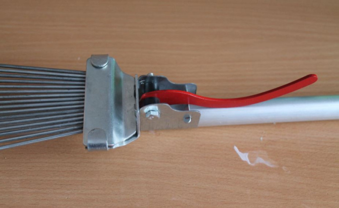 Грабли веерные раздвижные 16 зубьев оцинкованные, оцинкованный черенок