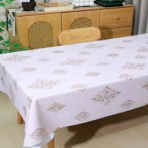 Клеенка столовая на тканевой основе 1,37х20м Радужный Дом РД23861