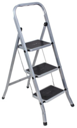 Стремянка металлическая  3 ступени (0,68м) широкие, с пластиковыми накладками Class plus Perilla 123303