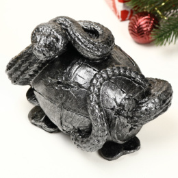 Копилка гипсовая Змея с бочкой малая 14х19х12см, серебро Хорошие сувениры 10699339